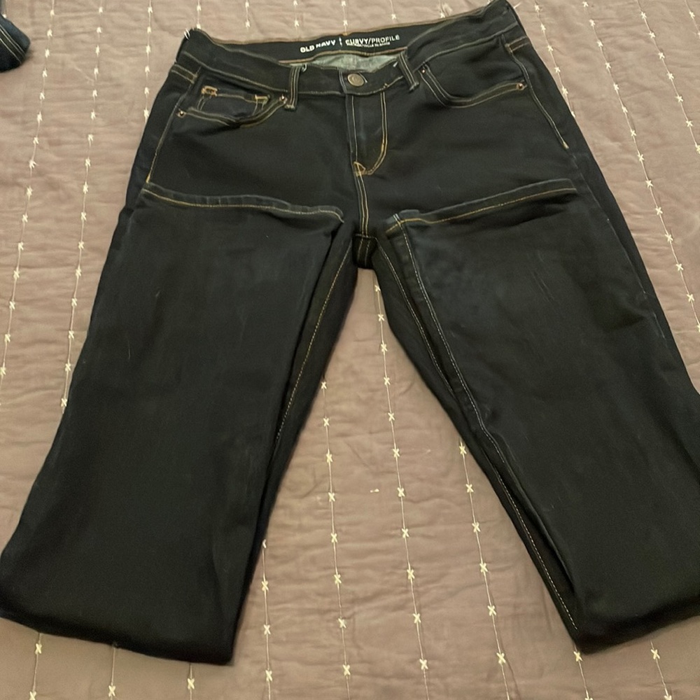 Old Navy Curvy Mid-Rise Straight Legged Jeans. Size 2. Dark Blue Wash. NWT.